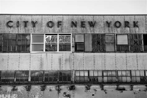 The Docks of New York! A Story of Love Amidst Despair and Social Commentary in the Roaring Twenties